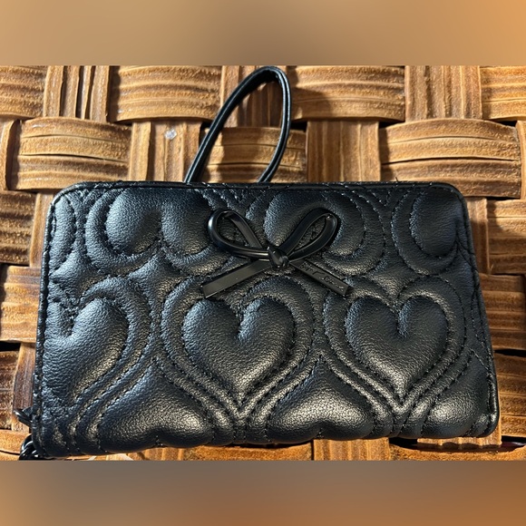 Betsey Johnson Handbags - Betsey Johnson Wristlet. New with Tags